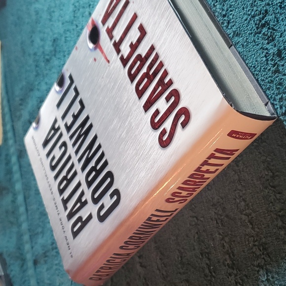 Scarpetta book - Picture 3 of 5